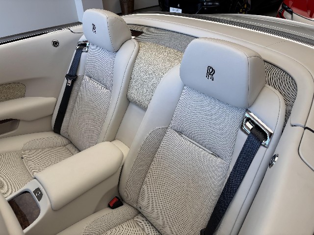 ROLLS ROYCE DAWN 2017 Image 43