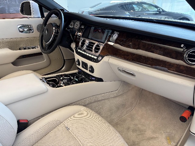 ROLLS ROYCE DAWN 2017 Image 44