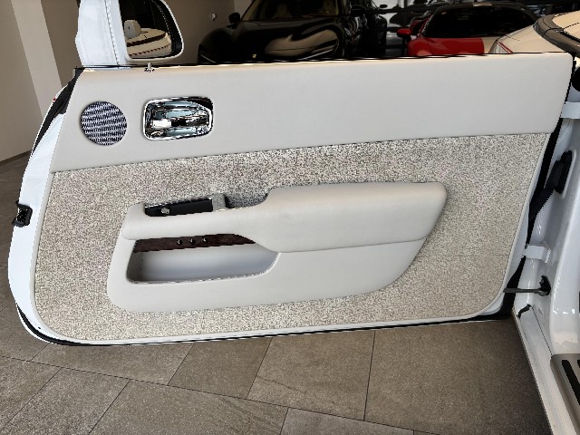 ROLLS ROYCE DAWN 2017 Image 47