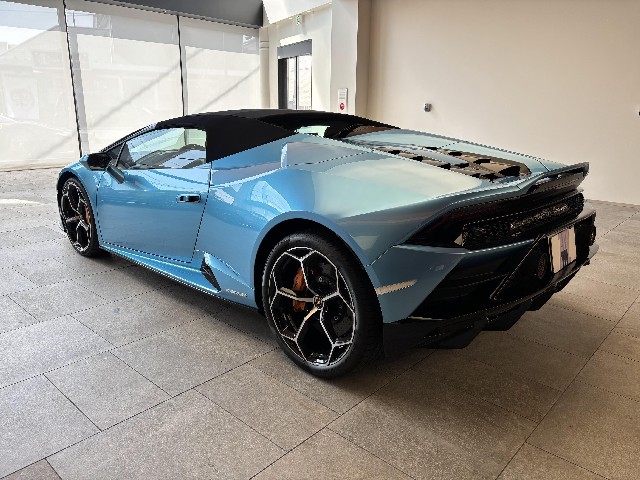 LAMBORGHINI HURACAN 2024 Image 24