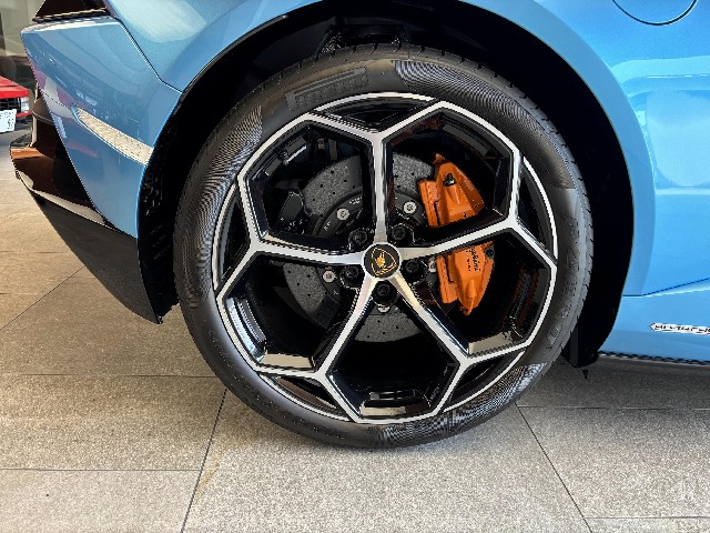 LAMBORGHINI HURACAN 2024 Image 28