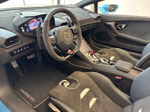 LAMBORGHINI HURACAN 2024 Image 30