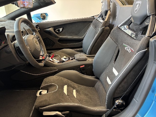 LAMBORGHINI HURACAN 2024 Image 31