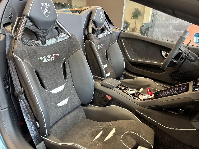 LAMBORGHINI HURACAN 2024 Image 36