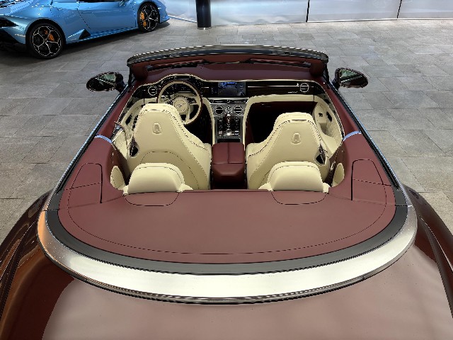 BENTLEY CONTINENTAL 2022 Image 25