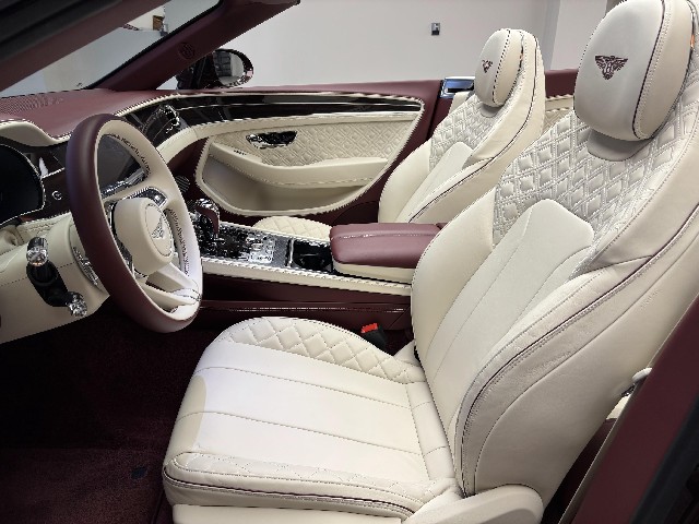 BENTLEY CONTINENTAL 2022 Image 29