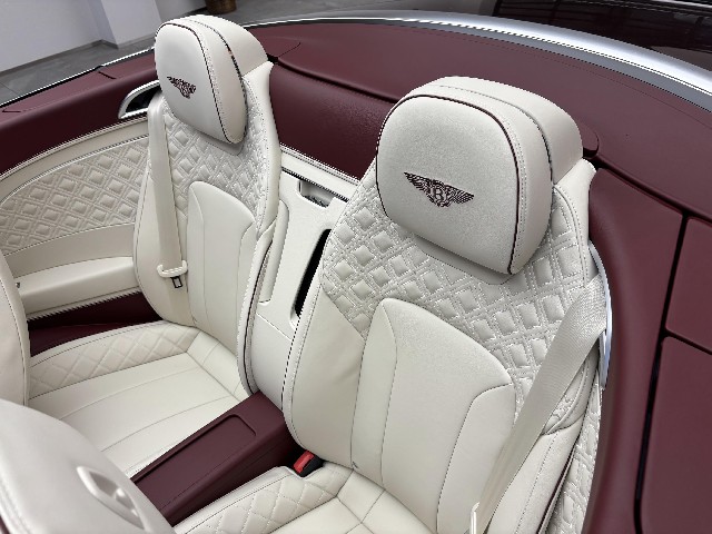 BENTLEY CONTINENTAL 2022 Image 33