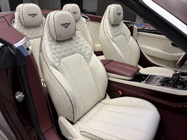 BENTLEY CONTINENTAL 2022 Image 36