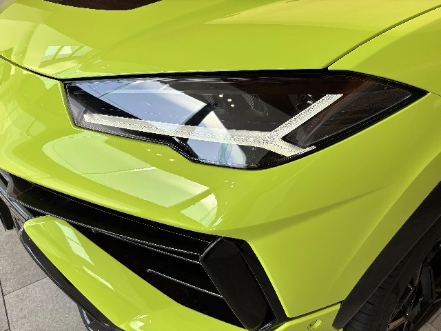 LAMBORGHINI URUS 2024 Image 19