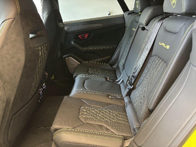 LAMBORGHINI URUS 2024 Image 25