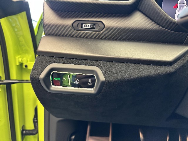 LAMBORGHINI URUS 2024 Image 39