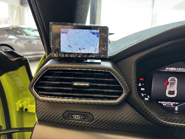 LAMBORGHINI URUS 2024 Image 40