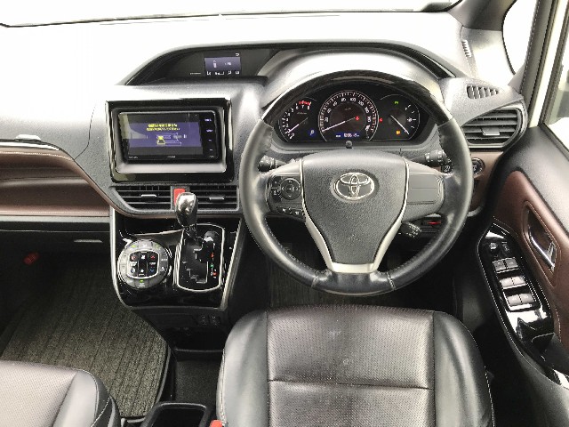 TOYOTA ESQUIRE 2019 Image 20