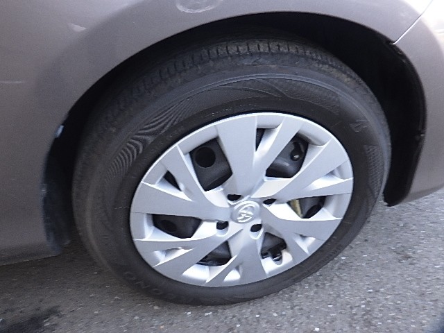 TOYOTA VITZ 2017 Image 20