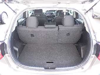 TOYOTA VITZ 2017 Image 7