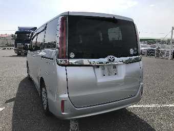 TOYOTA NOAH 2019 Image 4