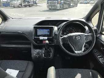 TOYOTA NOAH 2019 Image 5