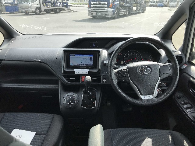 TOYOTA NOAH 2019 Image 22