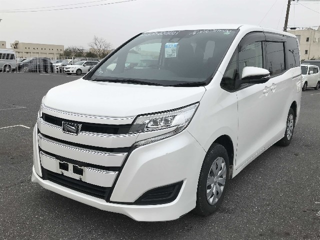 TOYOTA NOAH 2019 Image 19