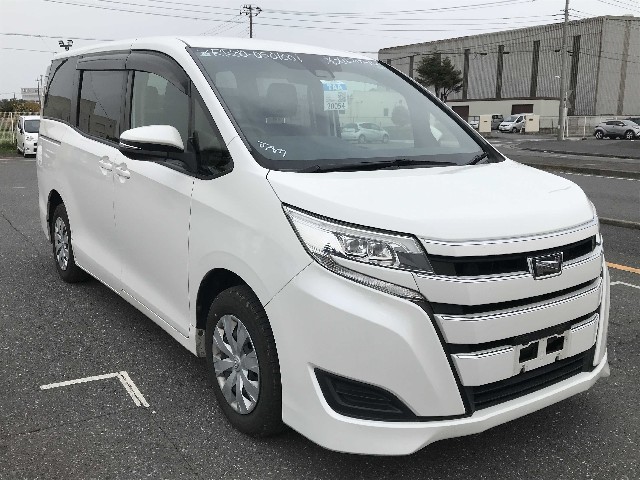 TOYOTA NOAH 2019 Image 20