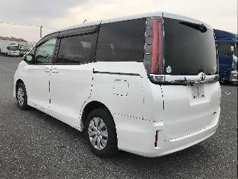 TOYOTA NOAH 2019 Image 4