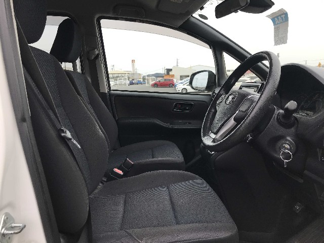 TOYOTA NOAH 2019 Image 24