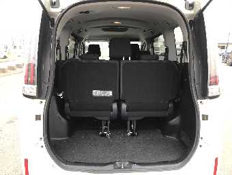 TOYOTA NOAH 2019 Image 9