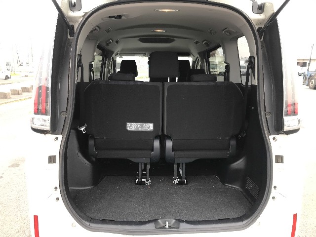 TOYOTA NOAH 2019 Image 27