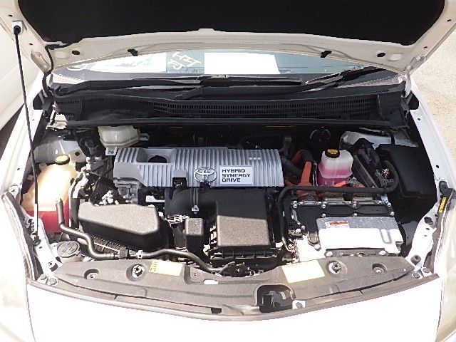 TOYOTA PRIUS 2012 Image 24