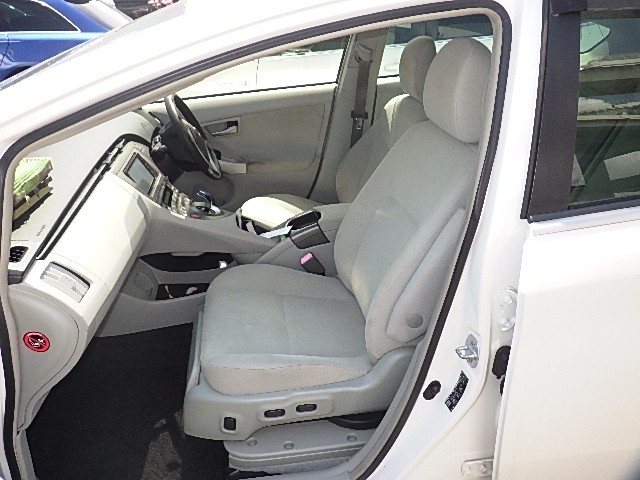 TOYOTA PRIUS 2012 Image 28