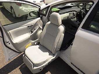 TOYOTA PRIUS 2012 Image 11