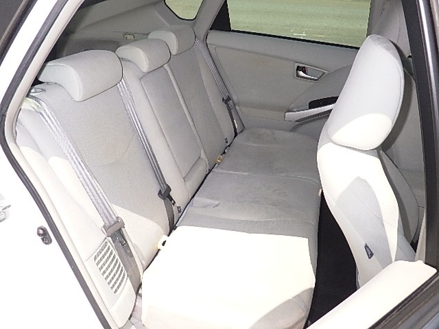 TOYOTA PRIUS 2012 Image 32