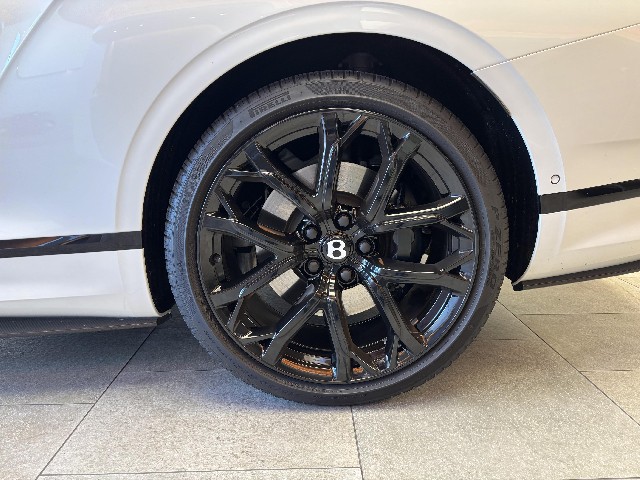 BENTLEY CONTINENTAL 2023 Image 24