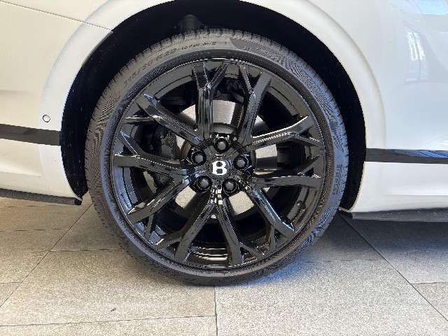 BENTLEY CONTINENTAL 2023 Image 25