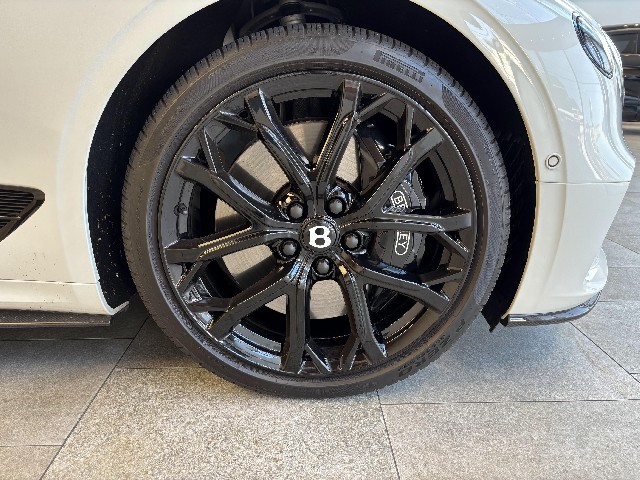 BENTLEY CONTINENTAL 2023 Image 26
