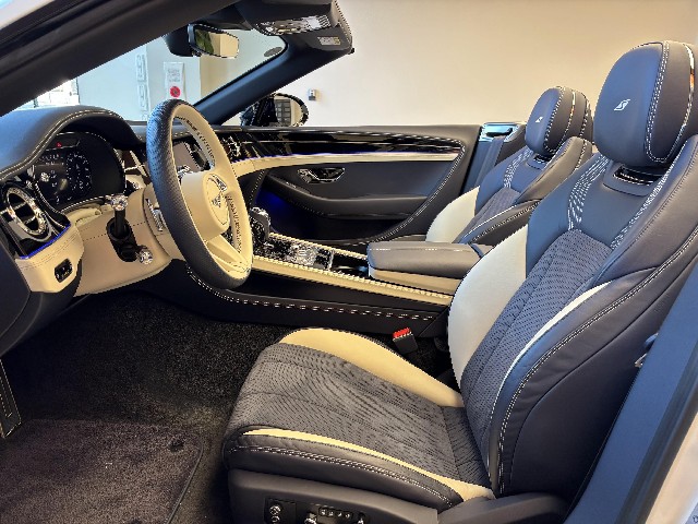 BENTLEY CONTINENTAL 2023 Image 30