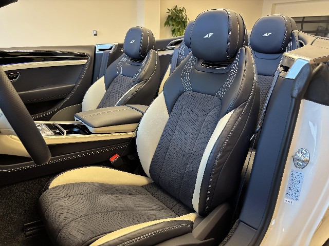 BENTLEY CONTINENTAL 2023 Image 31