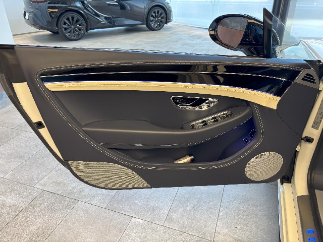 BENTLEY CONTINENTAL 2023 Image 32