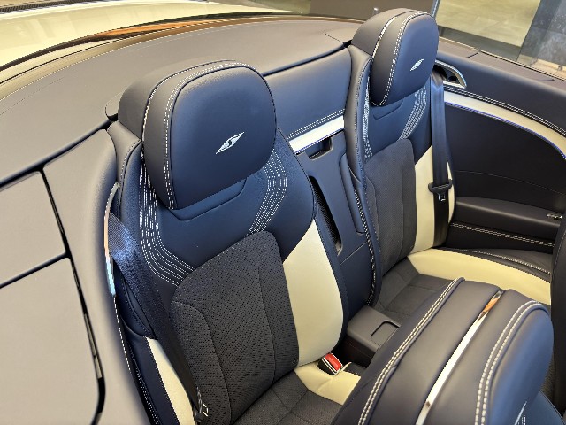 BENTLEY CONTINENTAL 2023 Image 40
