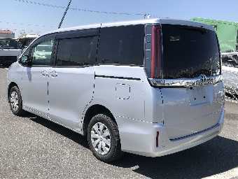 TOYOTA NOAH 2019 Image 4