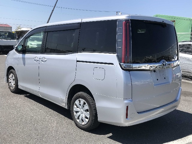 TOYOTA NOAH 2019 Image 21