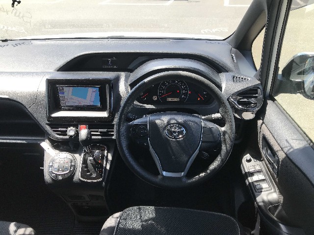 TOYOTA NOAH 2019 Image 22