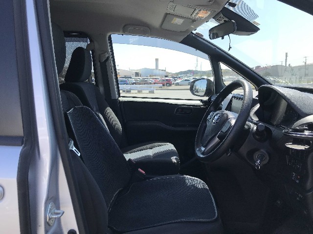 TOYOTA NOAH 2019 Image 23