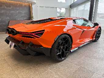LAMBORGHINI REVUELTO 2025 Image 15
