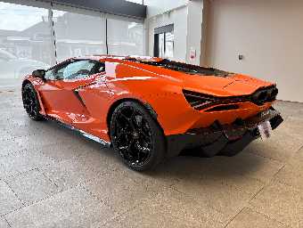LAMBORGHINI REVUELTO 2025 Image 17