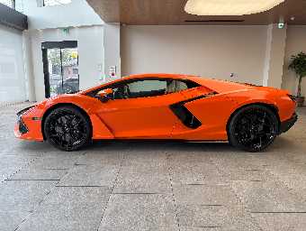 LAMBORGHINI REVUELTO 2025 Image 18