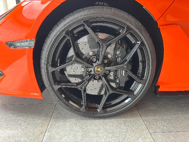 LAMBORGHINI REVUELTO 2025 Image 25