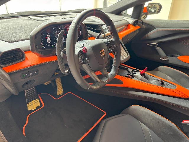 LAMBORGHINI REVUELTO 2025 Image 29