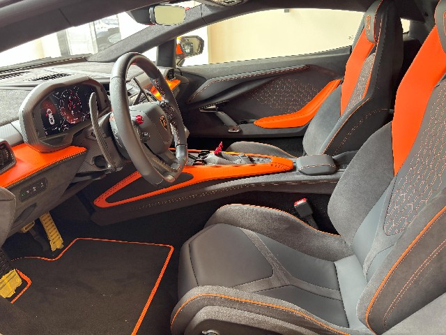 LAMBORGHINI REVUELTO 2025 Image 30