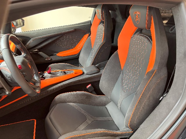 LAMBORGHINI REVUELTO 2025 Image 31